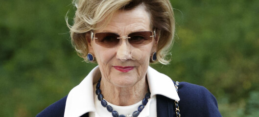 Derfor dukket dronning Sonja opp med plaster på nesa Derfor dukket dronning Sonja opp med plaster på nesa