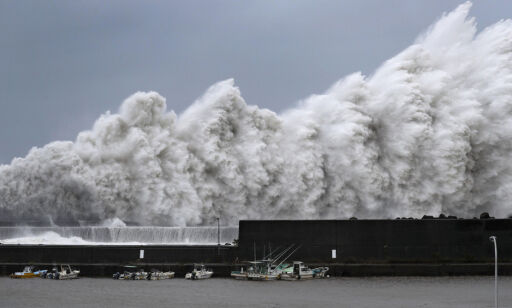 image: Tyfonen Jebi rammer Japan