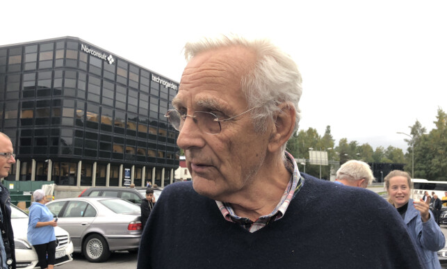 RASER: Anders Heyerdahl (73) raser over bomprisene. Han mener myndighetene bør ta grep. Foto: Ørjan Ryland / Dagbladet RASER: Anders Heyerdahl (73) raser over bomprisene. Han mener myndighetene bør ta grep. Foto: Ørjan Ryland / Dagbladet
