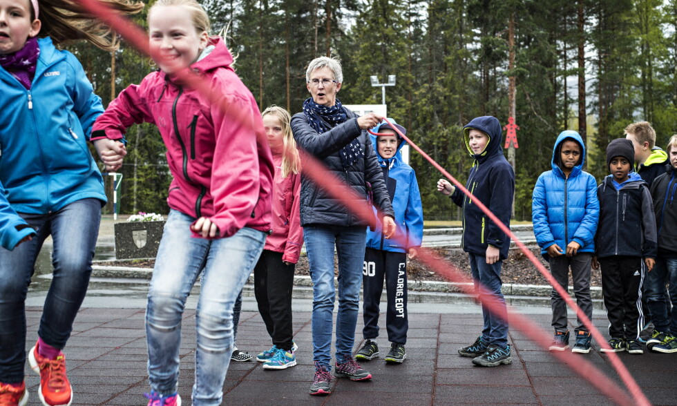 FORTVILT: Dokka-lærer Kari Odden Haugen har nå hatt ukentlig undervisning over internett med Farida i tre og et halvt år. - Når utlendingsmyndighetene skriver at de har vurdert barnas beste, blir jeg svært opprørt, sier Haugen. Foto: Hans Arne Vedlog / Dagbladet FORTVILT: Dokka-lærer Kari Odden Haugen har nå hatt ukentlig undervisning over internett med Farida i tre og et halvt år. - Når utlendingsmyndighetene skriver at de har vurdert barnas beste, blir jeg svært opprørt, sier Haugen. Foto: Hans Arne Vedlog / Dagbladet