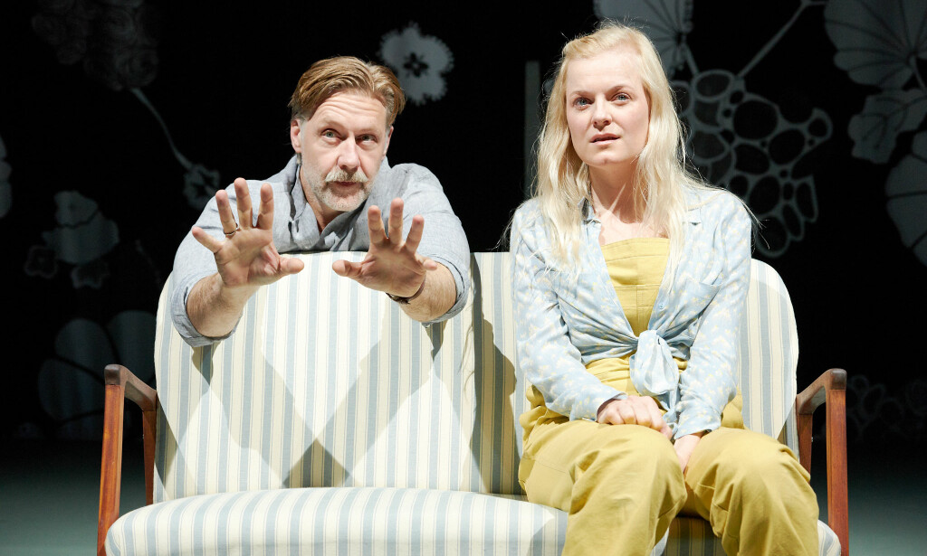 FANTASILEK: Mads Ousdal som Halvard Solness og Mariann Hole som Hilde Wangel. Foto: Øyvind Eide, Nationaltheatret FANTASILEK: Mads Ousdal som Halvard Solness og Mariann Hole som Hilde Wangel. Foto: Øyvind Eide, Nationaltheatret