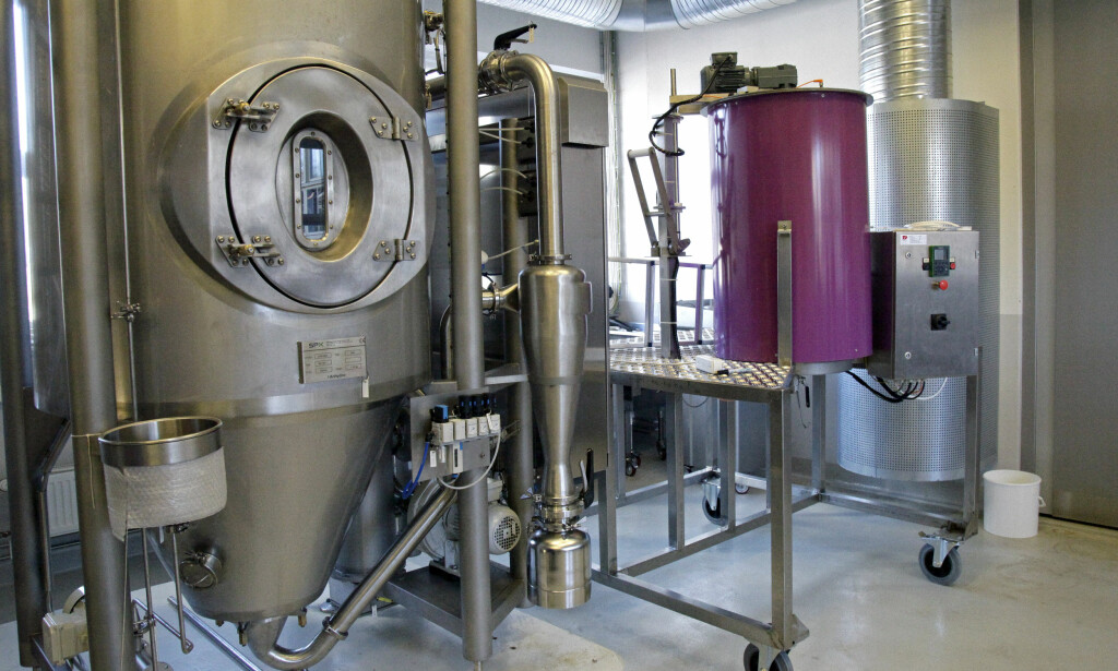 LABORATORIET: Her på Ås forskes det med helt nye typer ingredienser i kosten til fisk og husdyr. Foto: NMBU LABORATORIET: Her på Ås forskes det med helt nye typer ingredienser i kosten til fisk og husdyr. Foto: NMBU