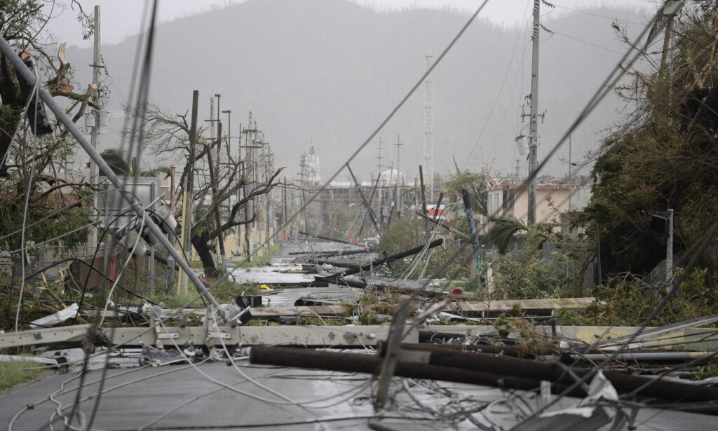 MANGLET STRØM: Store deler av strømforsyningen på Puerto Ricoble ble slått ut av orkanen. Foto: AP / NTB scanpix MANGLET STRØM: Store deler av strømforsyningen på Puerto Ricoble ble slått ut av orkanen. Foto: AP / NTB scanpix
