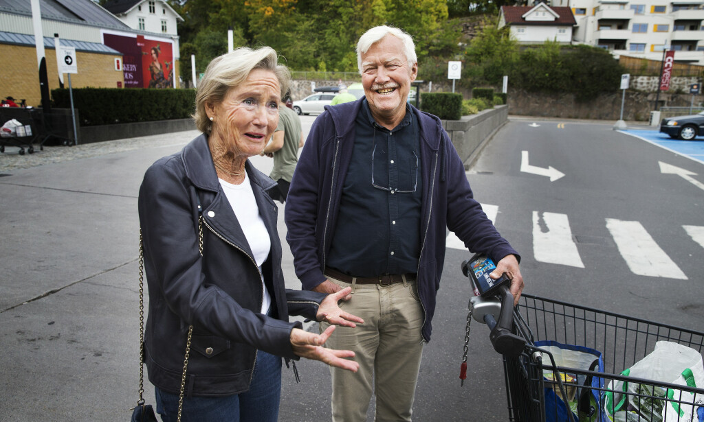 AKTIVE PENSJONISTER: Karin (72) og Morten (74) Kolderup har ingen problemer med å fylle dagene nå som de er pensjonister. De passer barnebarn, steller hage og leser mye - og synes de er heldige som holder seg friske. Foto: Henning Lillegård AKTIVE PENSJONISTER: Karin (72) og Morten (74) Kolderup har ingen problemer med å fylle dagene nå som de er pensjonister. De passer barnebarn, steller hage og leser mye - og synes de er heldige som holder seg friske. Foto: Henning Lillegård