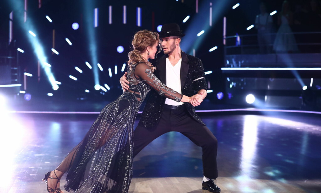 IMPONERTE: Helene Olafsen og Jørgen Nilsen stakk av med seieren i «Skal vi danse» i fjor. Uke etter uke imponerte de på parketten. Foto: TV 2 IMPONERTE: Helene Olafsen og Jørgen Nilsen stakk av med seieren i «Skal vi danse» i fjor. Uke etter uke imponerte de på parketten. Foto: TV 2