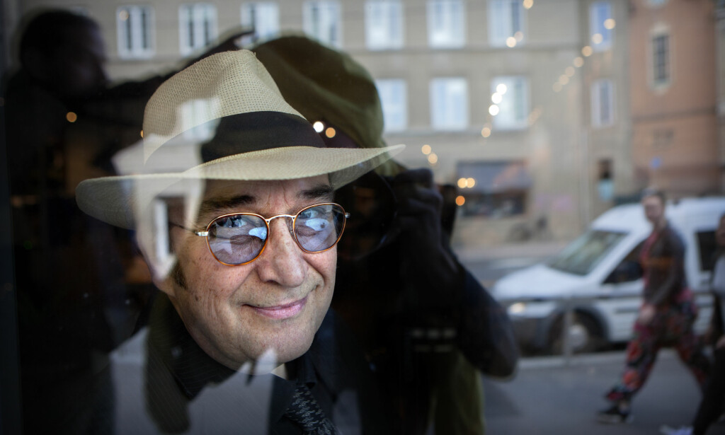 TUNG TID: Det har vært mye dramatikk i Steinar Albrigtsens liv det siste året. - Jeg ser likevel lyst på livet. Legene sier jeg skal bli frisk, forteller den populære artisten, som skal opereres for kreft neste måned. Foto: Anders Grønneberg TUNG TID: Det har vært mye dramatikk i Steinar Albrigtsens liv det siste året. - Jeg ser likevel lyst på livet. Legene sier jeg skal bli frisk, forteller den populære artisten, som skal opereres for kreft neste måned. Foto: Anders Grønneberg