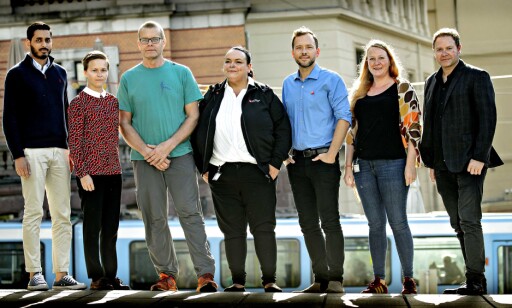 VELFERDSYRKER: Farukh Qureshi fra kriminalomsorgen, Solfrid Lerbrekk (SV), Kjell Arne Lie fra barnevernet, Anne Hilleren (hjelpepleier), Audun Lysbakken, Jessica Rundin (barnehagelærer) og Royne Berget (leder av en ideell barnehage). Foto: Bjørn Langsem VELFERDSYRKER: Farukh Qureshi fra kriminalomsorgen, Solfrid Lerbrekk (SV), Kjell Arne Lie fra barnevernet, Anne Hilleren (hjelpepleier), Audun Lysbakken, Jessica Rundin (barnehagelærer) og Royne Berget (leder av en ideell barnehage). Foto: Bjørn Langsem