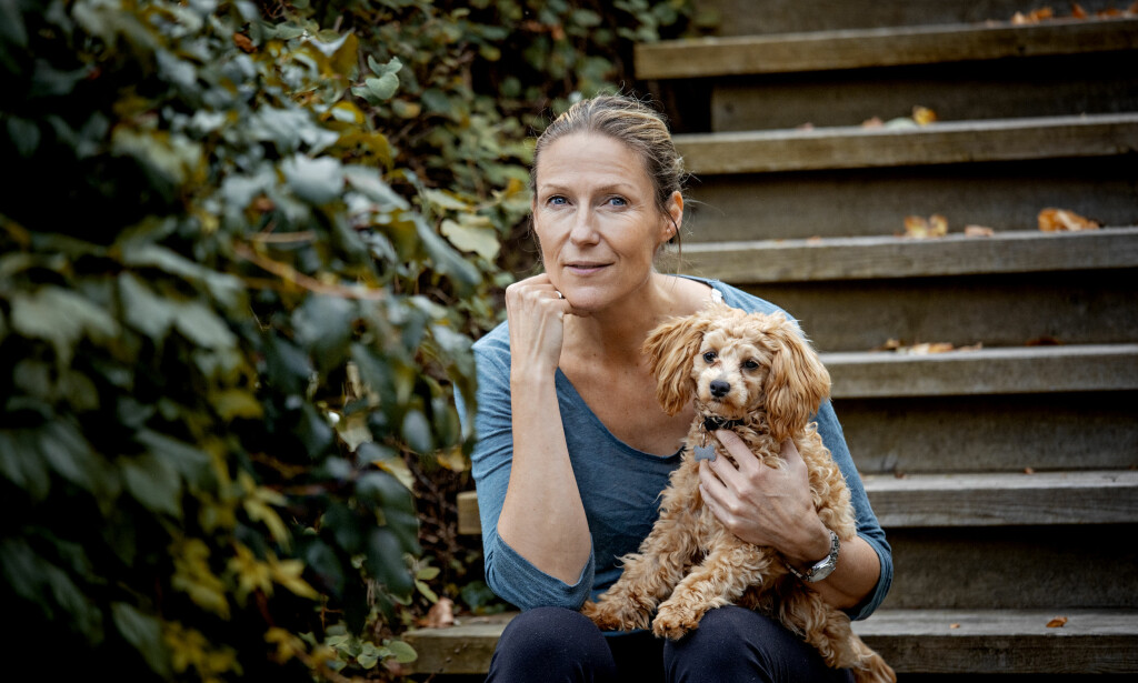 STERKT: NRK-journalist Helene Sandvig forteller om hvordan var å oppleve at faren fikk demens. Foto: Jørn H. Moen / Dagbladet STERKT: NRK-journalist Helene Sandvig forteller om hvordan var å oppleve at faren fikk demens. Foto: Jørn H. Moen / Dagbladet