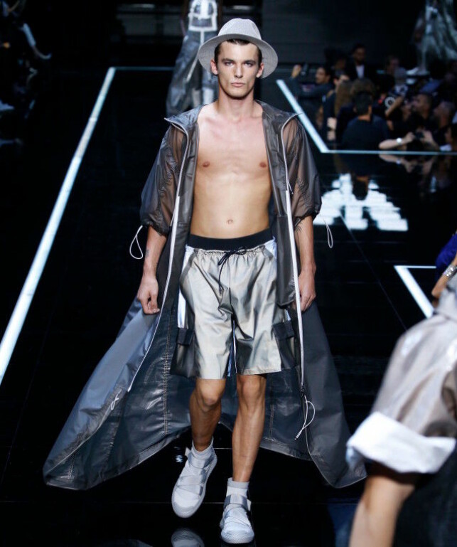 STOLT: Selv om Melina og Adrian gikk hver til sitt, er de fortsatt venner. Hun synes blant annet det var kult at han gikk for Emporio Armani i Milano nylig. Foto: NTB Scanpix STOLT: Selv om Melina og Adrian gikk hver til sitt, er de fortsatt venner. Hun synes blant annet det var kult at han gikk for Emporio Armani i Milano nylig. Foto: NTB Scanpix
