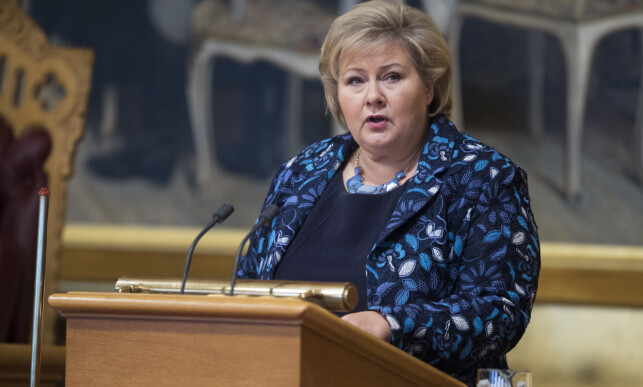 TILTREDELSESTALE: Statsminister Erna Solberg presenterer den nye regjeringserklæringen fra Stortingets talerstol i formiddag. Her avbildet under høstens trontaledebatt.
Foto: Terje Pedersen / NTB scanpix TILTREDELSESTALE: Statsminister Erna Solberg presenterer den nye regjeringserklæringen fra Stortingets talerstol i formiddag. Her avbildet under høstens trontaledebatt.
Foto: Terje Pedersen / NTB scanpix