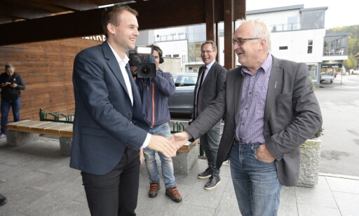 FAR OG SØNN: Kjell Ingolf Ropstad og faren Bjørn Alfred, ordfører i Evje og Hornes. Foto: John Terje Pedersen / Dagbladet FAR OG SØNN: Kjell Ingolf Ropstad og faren Bjørn Alfred, ordfører i Evje og Hornes. Foto: John Terje Pedersen / Dagbladet