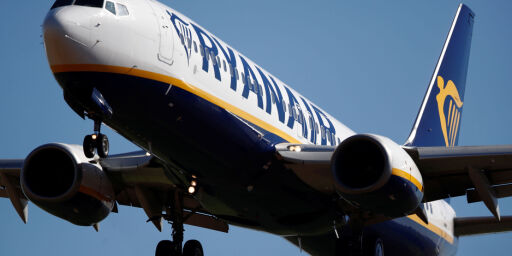 image: Ryanair ba ekteparet om å sette seg i et flysete dekket av oppkast