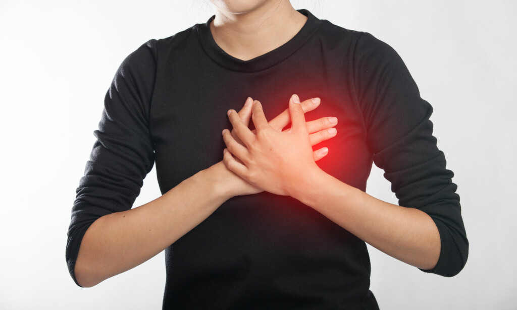VÆR OBS: Prognosene for stumme hjerteinfarkt er omtrent like dårlige som ved klassiske hjerteinfarkt, både når det gjelder risiko for død og risikoen for å få nye infarkt. Oppdager du det ikke i tide, kan skadene på hjertet og din helse være uopprettelig. Foto: Scanpix/Shutterstock VÆR OBS: Prognosene for stumme hjerteinfarkt er omtrent like dårlige som ved klassiske hjerteinfarkt, både når det gjelder risiko for død og risikoen for å få nye infarkt. Oppdager du det ikke i tide, kan skadene på hjertet og din helse være uopprettelig. Foto: Scanpix/Shutterstock