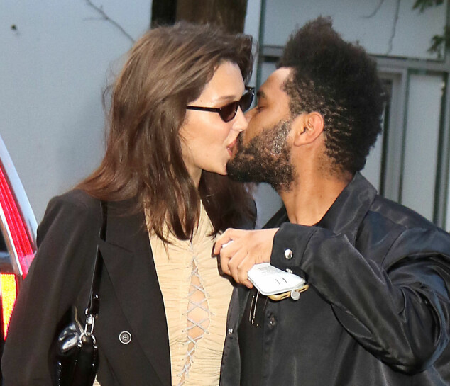 KLINTE TIL: Bella og The Weeknd gjorde fint lite for å skjule følelsene sine tidligere denne måneden. Foto: NTB Scanpix KLINTE TIL: Bella og The Weeknd gjorde fint lite for å skjule følelsene sine tidligere denne måneden. Foto: NTB Scanpix