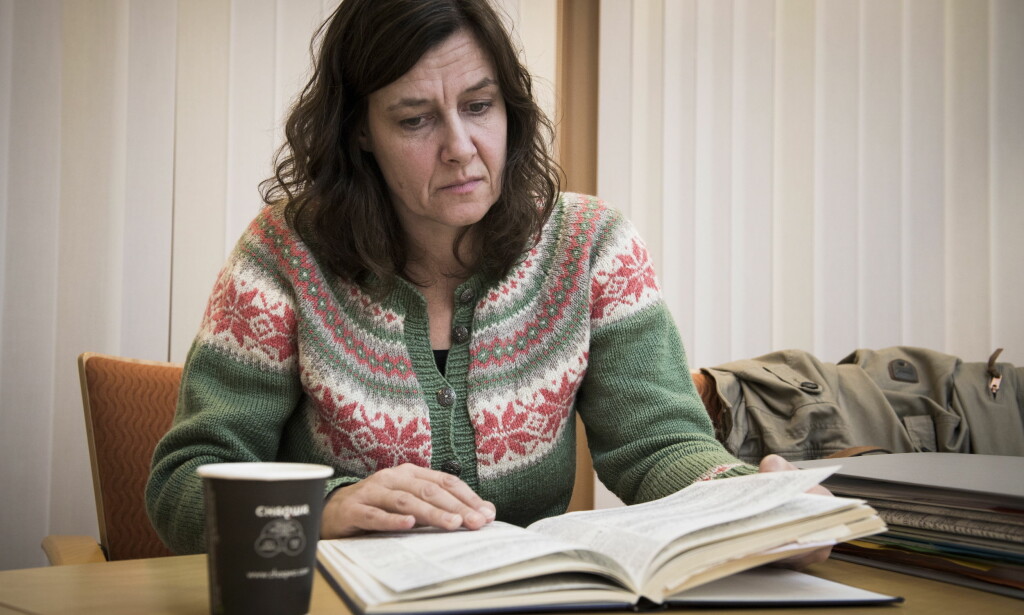 SENTRALT BEVIS: Oddmund førte detaljert dagbok gjennom hele sykeleiet. Den er nå et sentralt bevis i saken. Foto: Lars Eivind Bones / Dagbladet SENTRALT BEVIS: Oddmund førte detaljert dagbok gjennom hele sykeleiet. Den er nå et sentralt bevis i saken. Foto: Lars Eivind Bones / Dagbladet