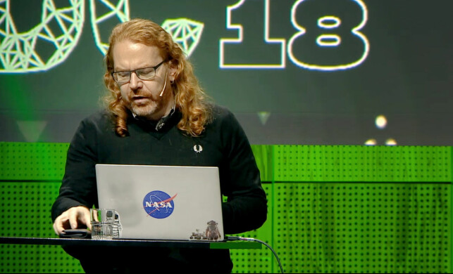 Christian Heilmann mener console.log er en langt dårligere løsning enn skikkelige debug-verktøy, og dessuten utgjør en potensiell sikkerhetsrisiko. 📸: TDC Christian Heilmann mener console.log er en langt dårligere løsning enn skikkelige debug-verktøy, og dessuten utgjør en potensiell sikkerhetsrisiko. 📸: TDC
