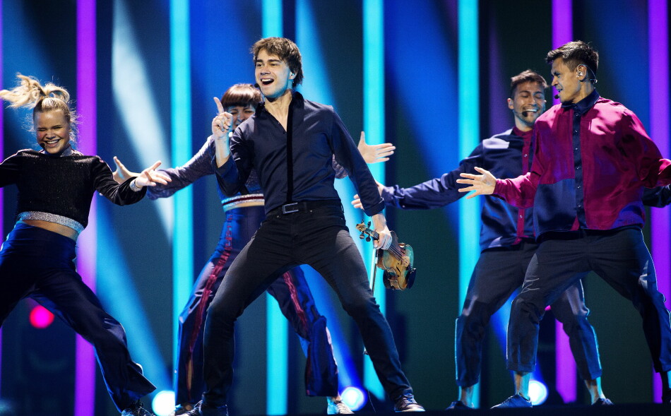 SKUFFET: Alexander Rybak var Norges finalist i Lisboa i Portugal i år. Mange trodde han ville vinne, men kom på skuffende 15. plass. Han skal være med på det norske finaleshowet, men ikke som MGP-deltaker. Foto: Henning Lillegård SKUFFET: Alexander Rybak var Norges finalist i Lisboa i Portugal i år. Mange trodde han ville vinne, men kom på skuffende 15. plass. Han skal være med på det norske finaleshowet, men ikke som MGP-deltaker. Foto: Henning Lillegård