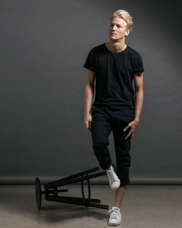 SCENEKLAR: Fredric forteller at planene fremover er klare. Snart står han på scenen i Stockholm. Foto: Carl Anton Björkman SCENEKLAR: Fredric forteller at planene fremover er klare. Snart står han på scenen i Stockholm. Foto: Carl Anton Björkman