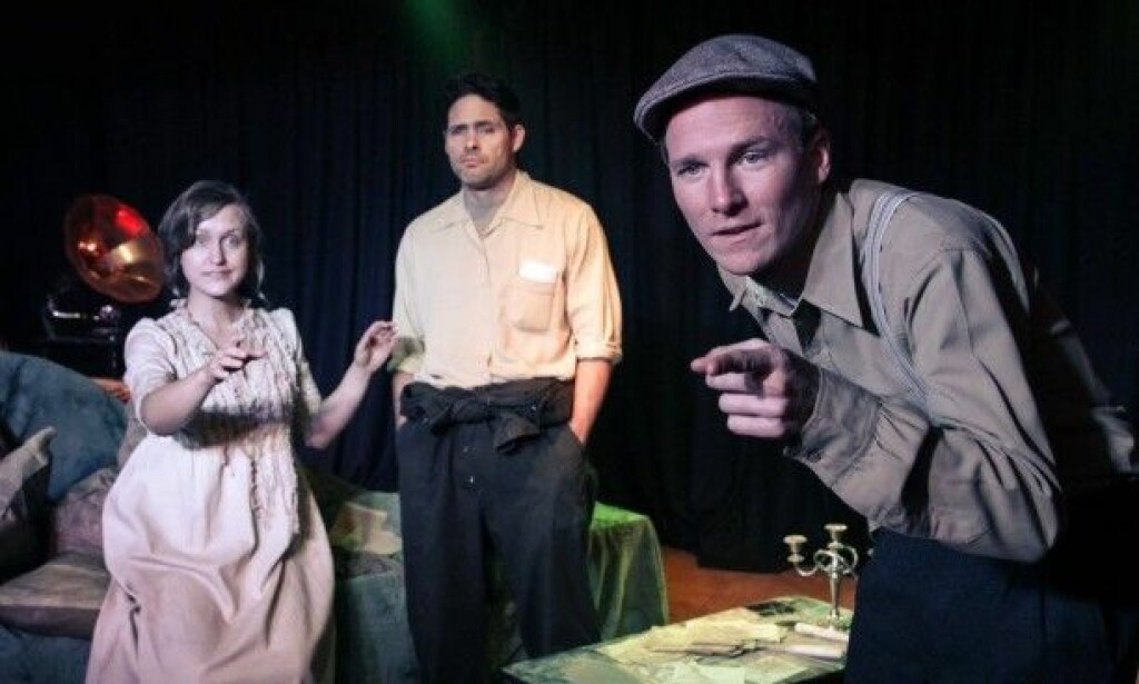 PÅ SCENEN: Fredric trives godt som skuespiller, og går aktivt på casting for å kapre roller. Foto: Siggi Holm PÅ SCENEN: Fredric trives godt som skuespiller, og går aktivt på casting for å kapre roller. Foto: Siggi Holm