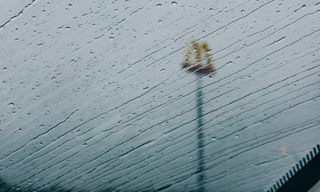 REGN: Regnet høljer tidvis ned over ørkenen i Arizona og New Mexico. REGN: Regnet høljer tidvis ned over ørkenen i Arizona og New Mexico.