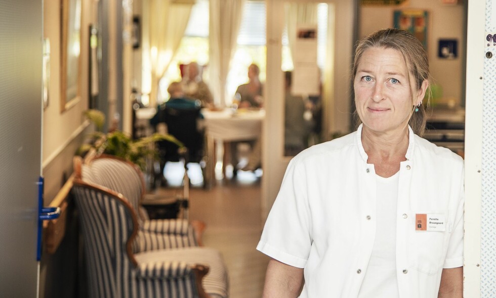 BØR BRUKE MINDRE:
Riktig medisinbruk er i
de aller fleste tilfeller
ensbetydende med
færre medisiner, mener
sykehjemsoverlege
Pernille Bruusgaard.
her på Bekkelagshjemmet
i Oslo, som driftes
av Kirkens Bymisjon.
Foto: Hans Arne Vedlog BØR BRUKE MINDRE:
Riktig medisinbruk er i
de aller fleste tilfeller
ensbetydende med
færre medisiner, mener
sykehjemsoverlege
Pernille Bruusgaard.
her på Bekkelagshjemmet
i Oslo, som driftes
av Kirkens Bymisjon.
Foto: Hans Arne Vedlog