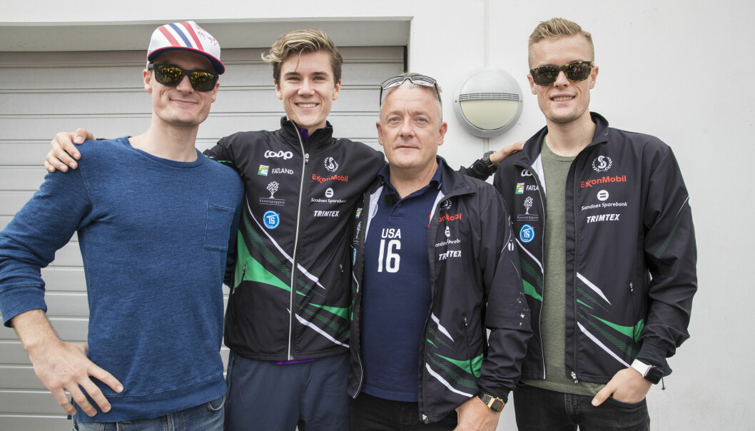 <strong>SØNNER OG ELEVER:</strong> Her er Gjert med løpersønnene Henrik (f.v.), Jakob og Filip. Alle tre er europamestre. Foto: NTB Scanpix <strong>SØNNER OG ELEVER:</strong> Her er Gjert med løpersønnene Henrik (f.v.), Jakob og Filip. Alle tre er europamestre. Foto: NTB Scanpix