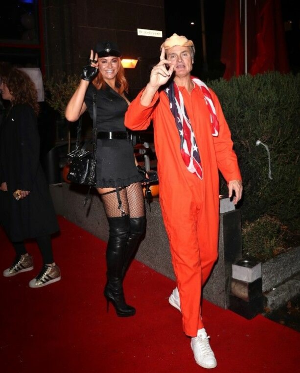 POLITI OG RØVER: Øystein Stray Spetalen og kona Charlotte Spetalen var også til stede under Alexandra Joners halloweenfest. Foto: Andreas Fadum / Se og Hør POLITI OG RØVER: Øystein Stray Spetalen og kona Charlotte Spetalen var også til stede under Alexandra Joners halloweenfest. Foto: Andreas Fadum / Se og Hør