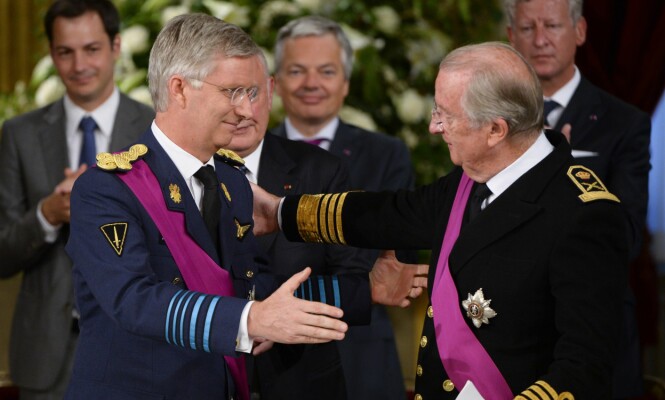 <strong>ABDISERTE FRIVILLIG:</strong> Det var under Belgias nasjonaldag i 2013, den 21. juli, at kong Albert II abdiserte, og sønnen, nåværende kong Philippe tok over tronen. Foto: NTB scanpix <strong>ABDISERTE FRIVILLIG:</strong> Det var under Belgias nasjonaldag i 2013, den 21. juli, at kong Albert II abdiserte, og sønnen, nåværende kong Philippe tok over tronen. Foto: NTB scanpix