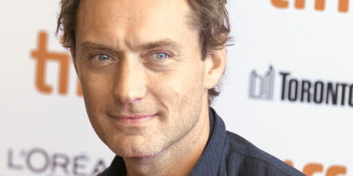 image: Derfor holder Jude Law seg unna sosiale medier