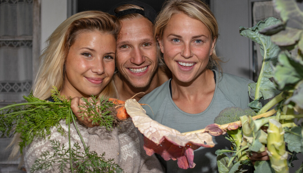 GÅRDSREALITY: Andrea Badendyck er fortsatt blant de gjenværende deltakerne på årets «Farmen»-gård. Her med meddeltakerne Nikolai Aspen (23) og Tonje Frøystad Garvik (29). Foto: Alex Iversen / TV 2 GÅRDSREALITY: Andrea Badendyck er fortsatt blant de gjenværende deltakerne på årets «Farmen»-gård. Her med meddeltakerne Nikolai Aspen (23) og Tonje Frøystad Garvik (29). Foto: Alex Iversen / TV 2