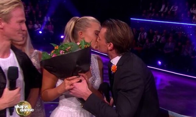 STORT SAVN: Det var ingen tvil om at turtelduene hadde savnet hverandre. Foto: TV 2 STORT SAVN: Det var ingen tvil om at turtelduene hadde savnet hverandre. Foto: TV 2