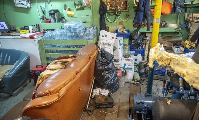 MESSY. «Saldus» can be described as messy and worn as Dagbladet is shown around. Here a combined living and storage room. MESSY. «Saldus» can be described as messy and worn as Dagbladet is shown around. Here a combined living and storage room.