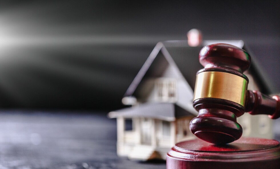 ARVESTRID: Det er lett å trå feil, men det gjelder å være nøye med formuleringene for at testamentet skal bli riktig. Foto: Shutterstock/NTB Scanpix ARVESTRID: Det er lett å trå feil, men det gjelder å være nøye med formuleringene for at testamentet skal bli riktig. Foto: Shutterstock/NTB Scanpix