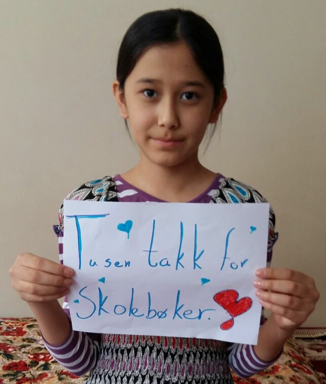 BETYR ALT: Leksene og skolebøkene får Farida bort fra den vanskelige hverdagen i Kabul. Samtidig skjønner hun at det vil være umulig å bruke resten av livet sitt på å gjøre lekser innendørs. - Jeg ønsker å være glad, men aller viktigst håper jeg å leve i trygghet, skriver hun. Foto: Privat BETYR ALT: Leksene og skolebøkene får Farida bort fra den vanskelige hverdagen i Kabul. Samtidig skjønner hun at det vil være umulig å bruke resten av livet sitt på å gjøre lekser innendørs. - Jeg ønsker å være glad, men aller viktigst håper jeg å leve i trygghet, skriver hun. Foto: Privat