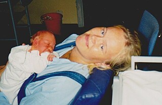 NYFØDT: William og mor Liv Åshild Rangøy for 21 år siden. Foto. Privat NYFØDT: William og mor Liv Åshild Rangøy for 21 år siden. Foto. Privat