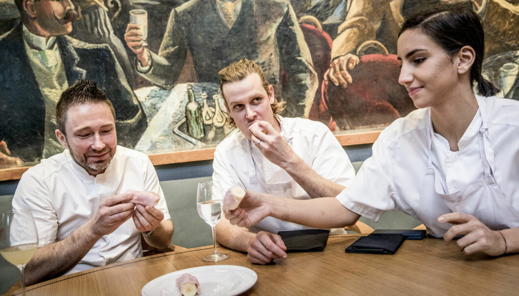 <strong>TESTPANEL:</strong> Roar Sandvik, Matthew Webber og Nicoletta Viscondi har smakt på 60-tallsklassikeren for Dagbladet. <strong>TESTPANEL:</strong> Roar Sandvik, Matthew Webber og Nicoletta Viscondi har smakt på 60-tallsklassikeren for Dagbladet.