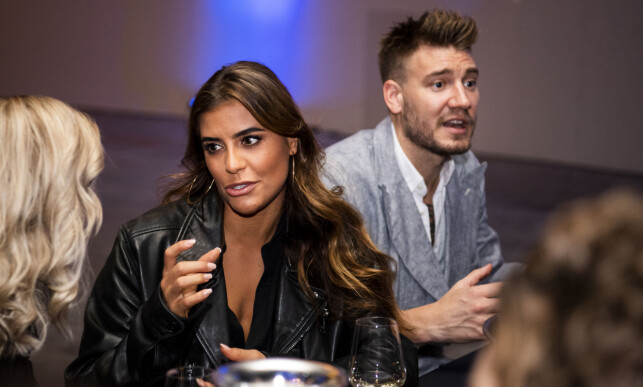 PAR: Nicklas Bendtner kjørte taxi med kjæresten Philine Roepstorff den skjebnesvangre natta. Foto: Ole Martin Wold / NTB scanpix PAR: Nicklas Bendtner kjørte taxi med kjæresten Philine Roepstorff den skjebnesvangre natta. Foto: Ole Martin Wold / NTB scanpix