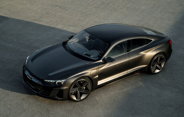 RUVER: Den er lang, lav og bred, utstyrt med matrix LED-lys og 22-toms felger. Foto: Audi RUVER: Den er lang, lav og bred, utstyrt med matrix LED-lys og 22-toms felger. Foto: Audi