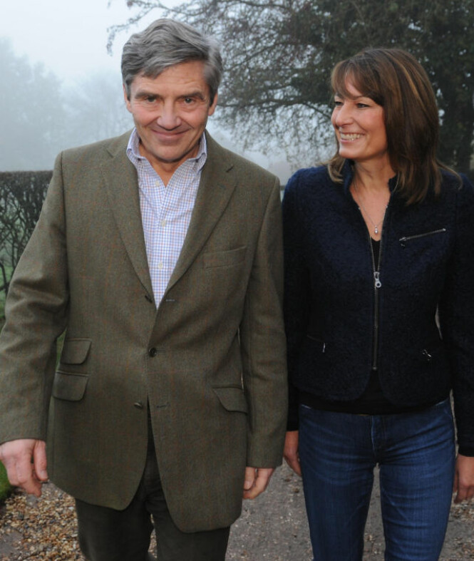 I SØKELYSET: Både Michael og Carole Middleton har kjent på presset av å være foreldrene til hertuginne Kate og Pippa. Her er de fotografert i 2010, da de kom med en uttalelse angående forlovelsen mellom prins William og deres datter Catherine. Foto: NTB scanpix I SØKELYSET: Både Michael og Carole Middleton har kjent på presset av å være foreldrene til hertuginne Kate og Pippa. Her er de fotografert i 2010, da de kom med en uttalelse angående forlovelsen mellom prins William og deres datter Catherine. Foto: NTB scanpix