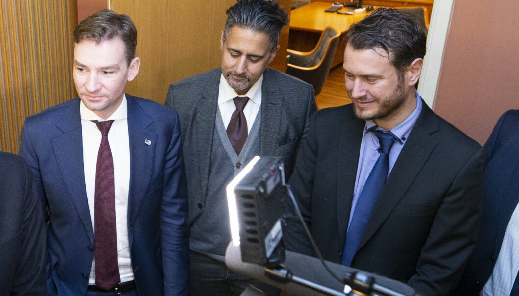 Her har Raja akkurat blitt skjelt ut av sjefen Her har Raja akkurat blitt skjelt ut av sjefen