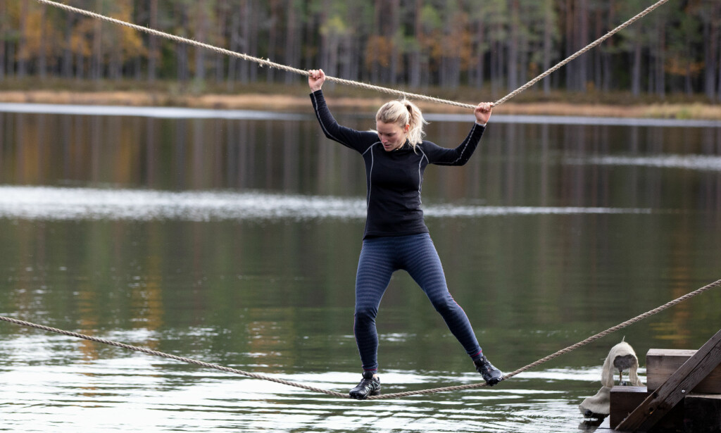 BRUKNE RIBBEIN: Lene Sleperud trosset smertene og gjennomførte hinderløya. Det holdt imidlertid ikke opp. Foto: Alex Iversen / TV 2 BRUKNE RIBBEIN: Lene Sleperud trosset smertene og gjennomførte hinderløya. Det holdt imidlertid ikke opp. Foto: Alex Iversen / TV 2