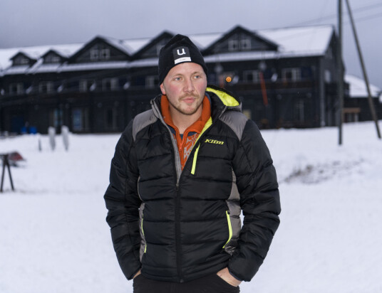 HJEMME IGJEN: «Farmen»-finalen har skapt mye hodebry for Kjetil de siste månedene. Her foran skisenteret hjemme i Uvdal. Foto: Lars Eivind Bones / Dagbladet HJEMME IGJEN: «Farmen»-finalen har skapt mye hodebry for Kjetil de siste månedene. Her foran skisenteret hjemme i Uvdal. Foto: Lars Eivind Bones / Dagbladet