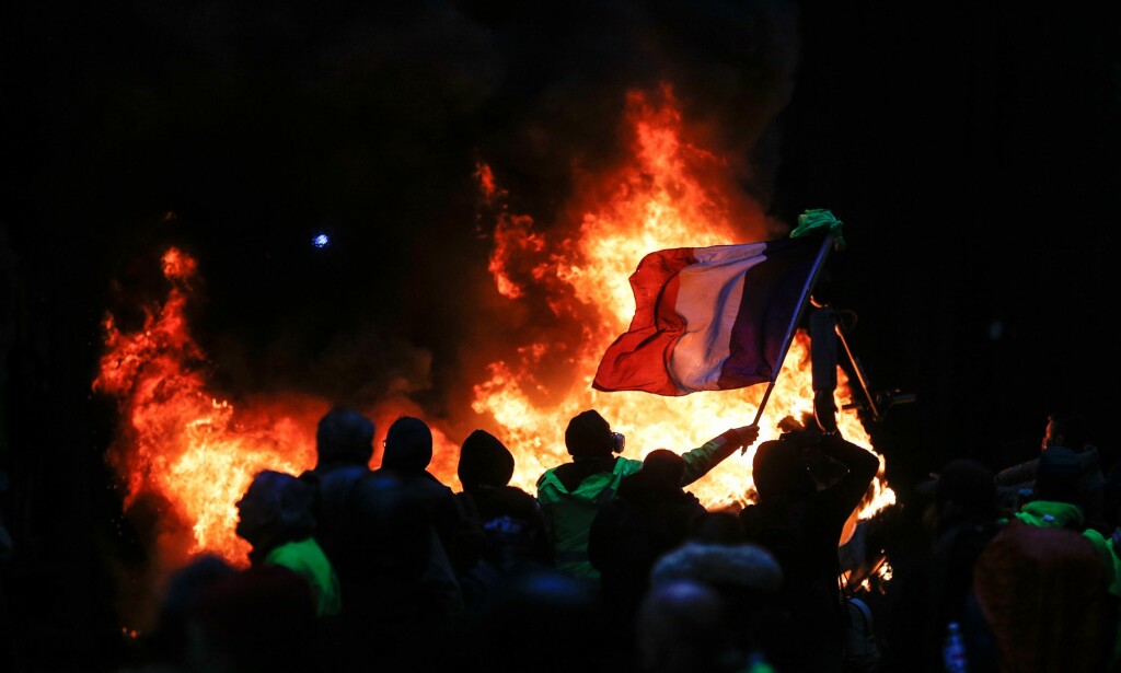 DEMONSTRERER: Forrige helg demonstrerte over 5000 mennesker i Paris og rundt 36 000 rundt om i landet. Foto: Geoffroy Van Der Hasselt / AFP DEMONSTRERER: Forrige helg demonstrerte over 5000 mennesker i Paris og rundt 36 000 rundt om i landet. Foto: Geoffroy Van Der Hasselt / AFP