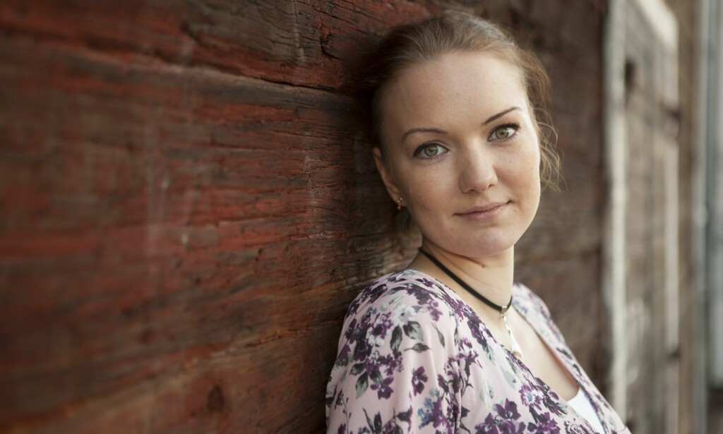 VIL HJELPE ANDRE: Gjennom å fortelle sin historie, håper Louise å kunne hindre at det skal gå like ille med andre ungdommer, som det gjorde med henne. Foto: Anna Thors. VIL HJELPE ANDRE: Gjennom å fortelle sin historie, håper Louise å kunne hindre at det skal gå like ille med andre ungdommer, som det gjorde med henne. Foto: Anna Thors.