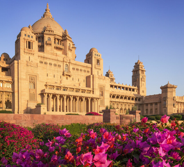 BRYLLUPSLOKALET: Nick og Priyanka giftet seg her på Taj Umaid Bhawan Palace. Foto: NTB Scanpix BRYLLUPSLOKALET: Nick og Priyanka giftet seg her på Taj Umaid Bhawan Palace. Foto: NTB Scanpix