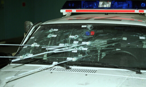 POLITIBILEN: Etter skuddene i 1999. Foto: NTB scanpix POLITIBILEN: Etter skuddene i 1999. Foto: NTB scanpix