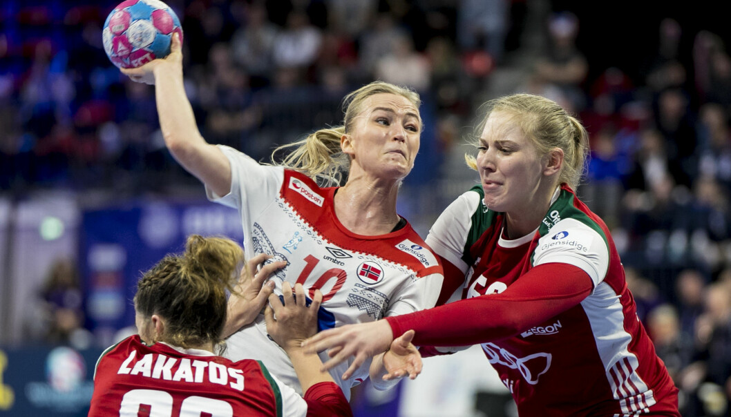 HERJET: Stine Bredal Oftedal var i fantastisk form fredag kveld. Foto: NTB Scanpix HERJET: Stine Bredal Oftedal var i fantastisk form fredag kveld. Foto: NTB Scanpix