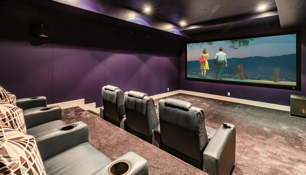 HJEMMEKINO: Huset har også et toppmoderne hjemmekinoanlegg. Foto: Splash News / NTB Scanpix HJEMMEKINO: Huset har også et toppmoderne hjemmekinoanlegg. Foto: Splash News / NTB Scanpix