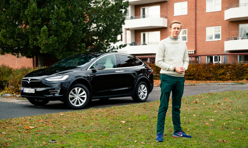 TJENER PENGER: - Ikke bare har jeg en Tesla Model X gratis, men regnskapet for det første året kommer til å vise et overskudd på noen tusen kroner, sier Morten Falch Sortland fra Oslo. Foto: Audun Braastad. TJENER PENGER: - Ikke bare har jeg en Tesla Model X gratis, men regnskapet for det første året kommer til å vise et overskudd på noen tusen kroner, sier Morten Falch Sortland fra Oslo. Foto: Audun Braastad.