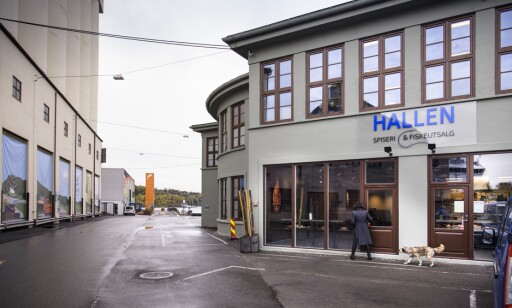 EKTE: Restaurant Hallen ligger i det som har vært Oslos fiskemottak i over 80 år, ikke så langt fra Vippa. EKTE: Restaurant Hallen ligger i det som har vært Oslos fiskemottak i over 80 år, ikke så langt fra Vippa.